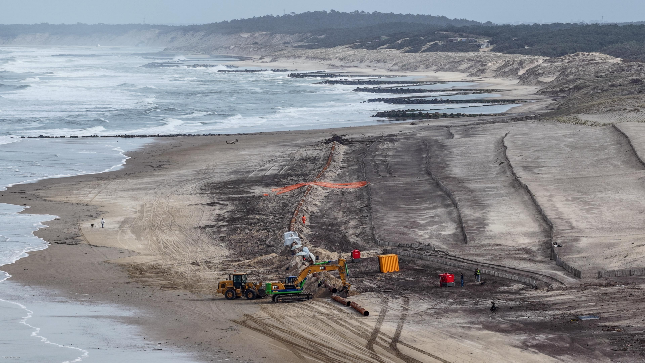 LUTTE CONTRE L’EROSION MARINE – TRAVAUX EXPERIMENTAUX DE RECHARGEMENT HYDRAULIQUE DE LA PLAGE SUD