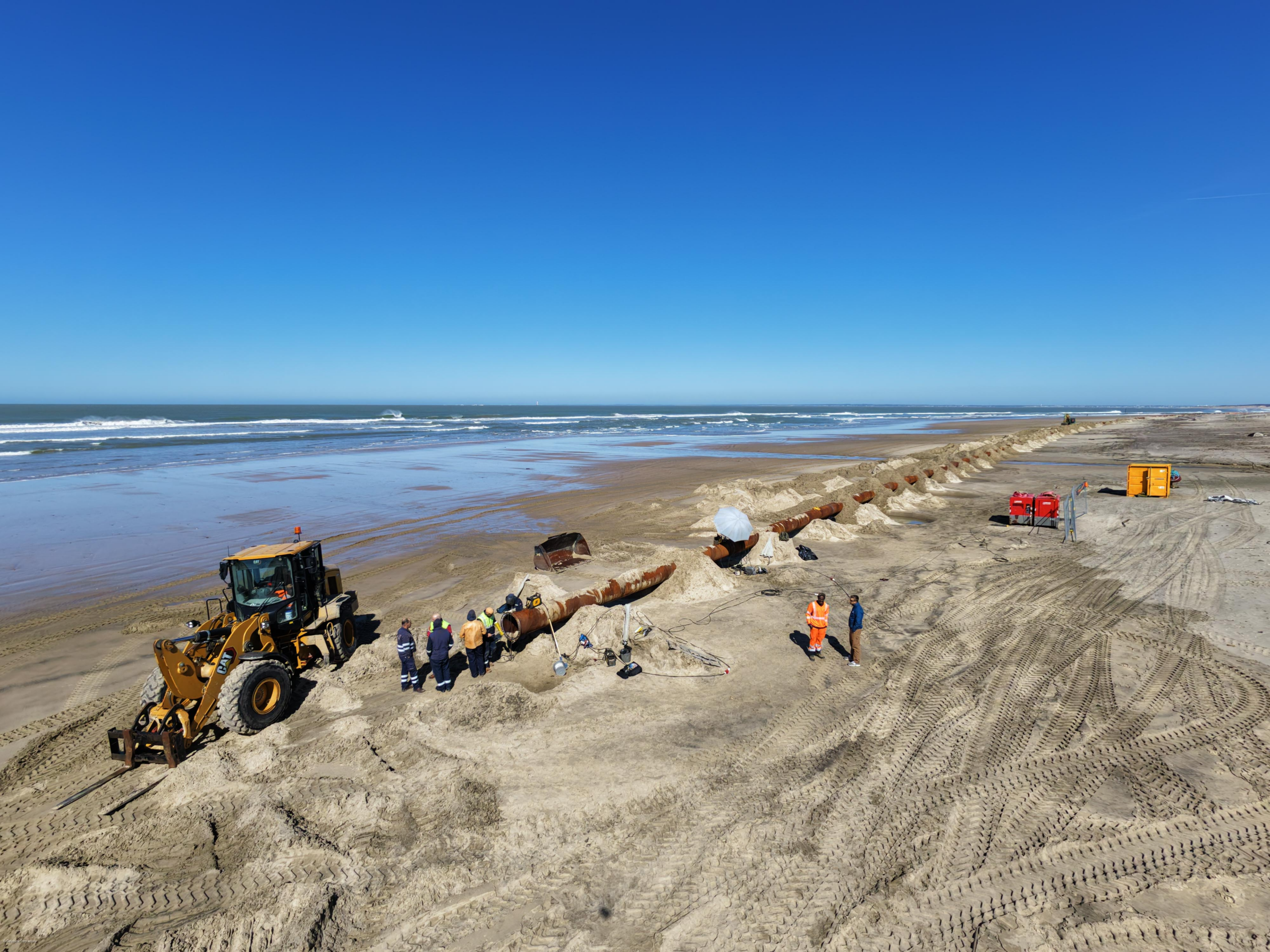LUTTE CONTRE L’EROSION MARINE – TRAVAUX EXPERIMENTAUX DE RECHARGEMENT HYDRAULIQUE DE LA PLAGE SUD